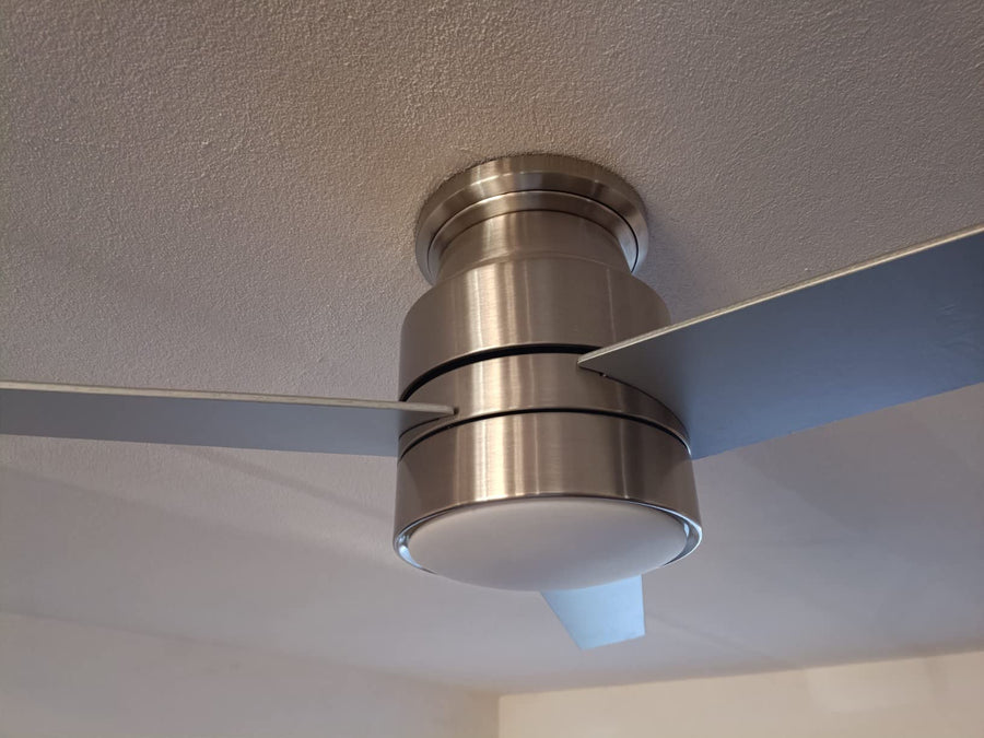 Customer close-up of a Warmiplanet three-blade flush mount ceiling fan